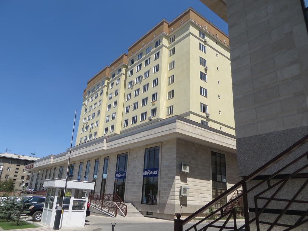 Bishkek Maximus Apartament 2 Ngoại thất bức ảnh